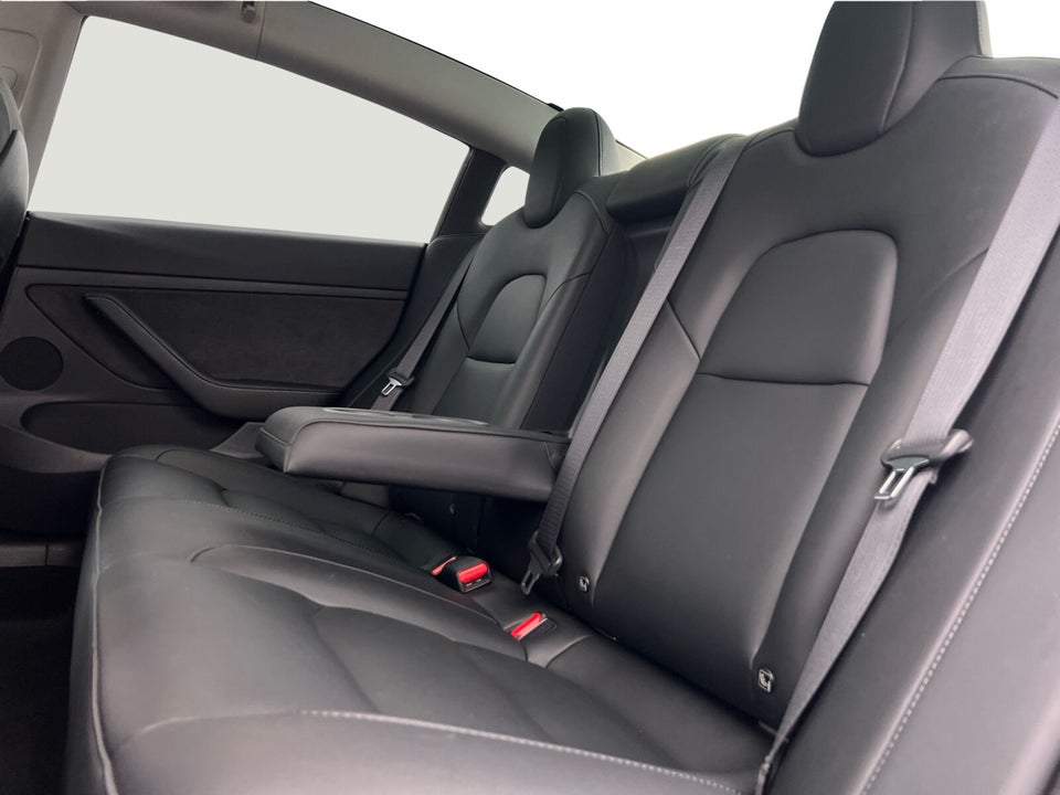 Tesla Model 3 Standard Range+ RWD 4d