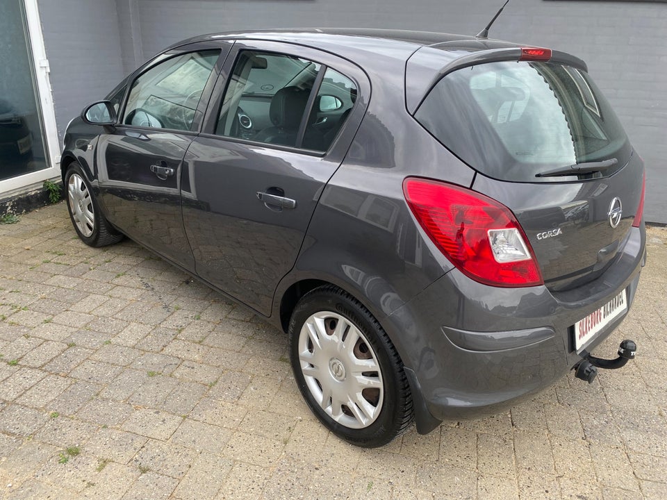 Opel Corsa 1,4 16V Cosmo 5d