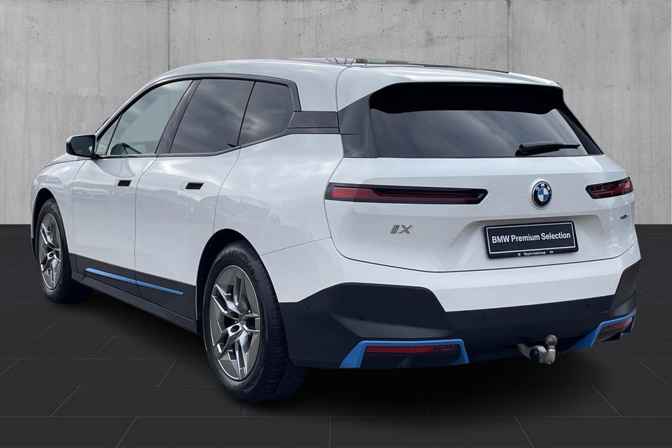 BMW iX xDrive40 Supercharged 5d