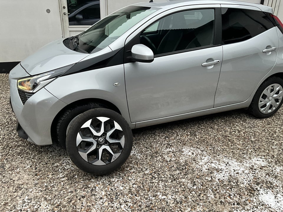 Toyota Aygo 1,0 VVT-i x-pose x-shift 5d