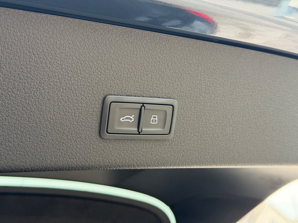 Audi Q8 e-tron 55 S-line Sportback quattro 5d