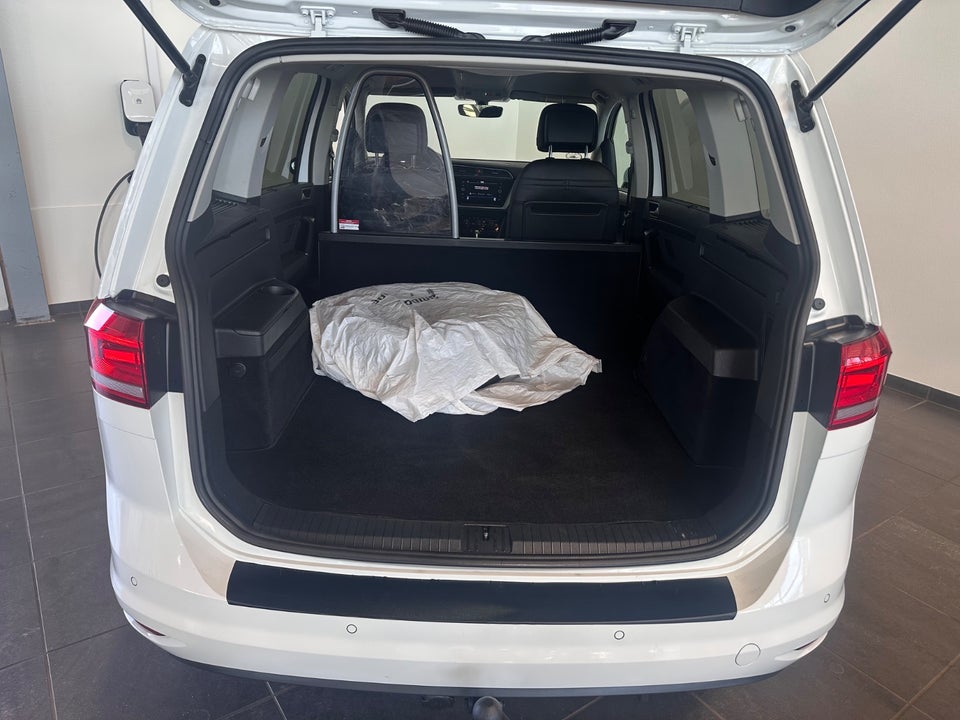 VW Touran 2,0 TDi 115 Comfortline Family DSG Van 5d