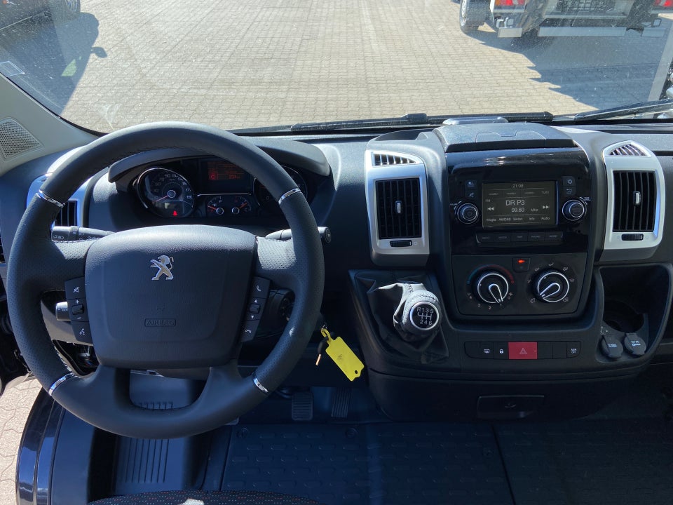 Peugeot Boxer 333 2,2 BlueHDi 140 L2H2 Premium