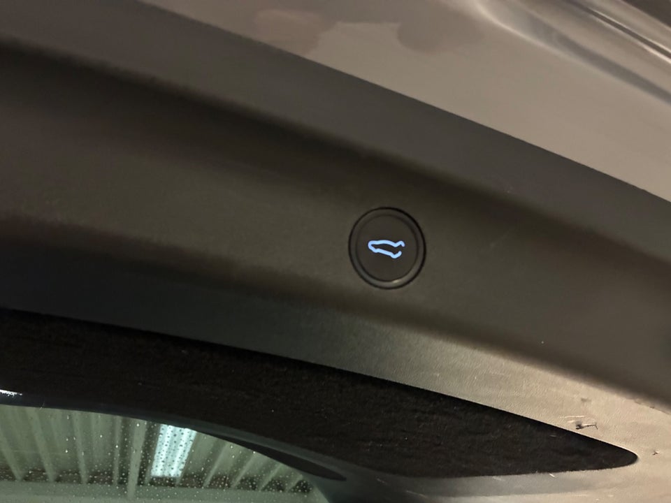 Tesla Model Y RWD 5d