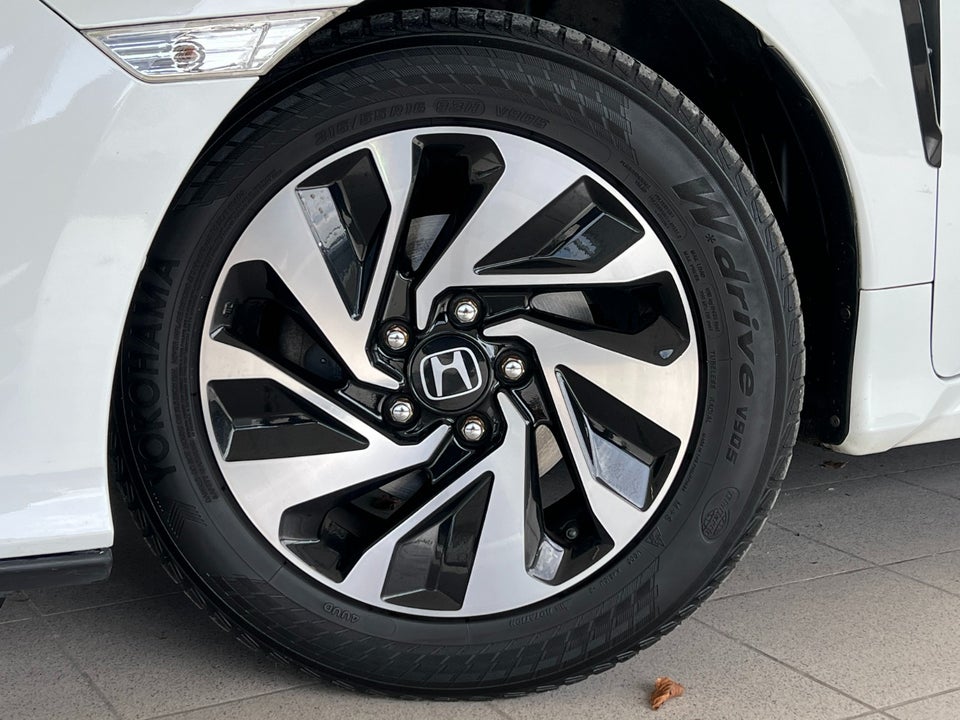 Honda Civic 1,0 VTEC Turbo Elegance CVT 5d