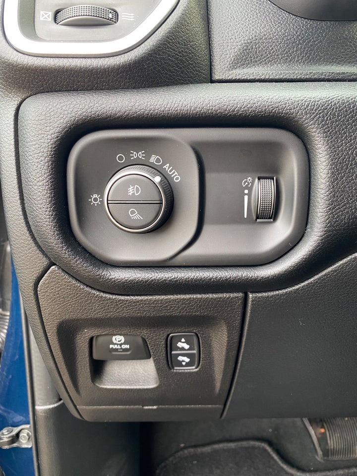 Dodge RAM 1500 5,7 V8 Hemi Laramie Sport aut. 4d