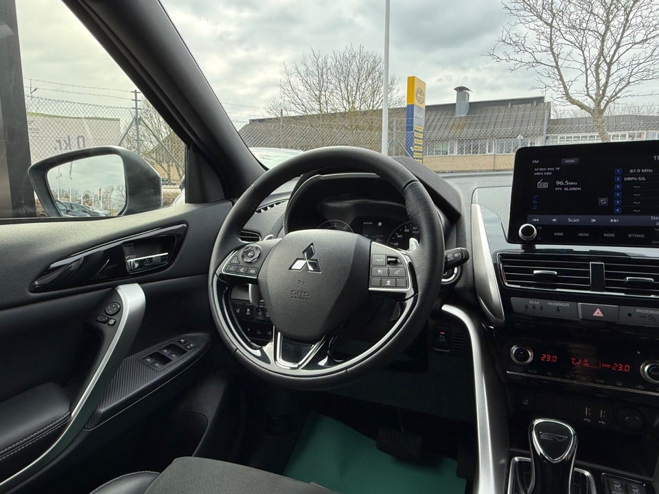 Mitsubishi Eclipse Cross 2,4 PHEV Intense CVT 4WD 5d