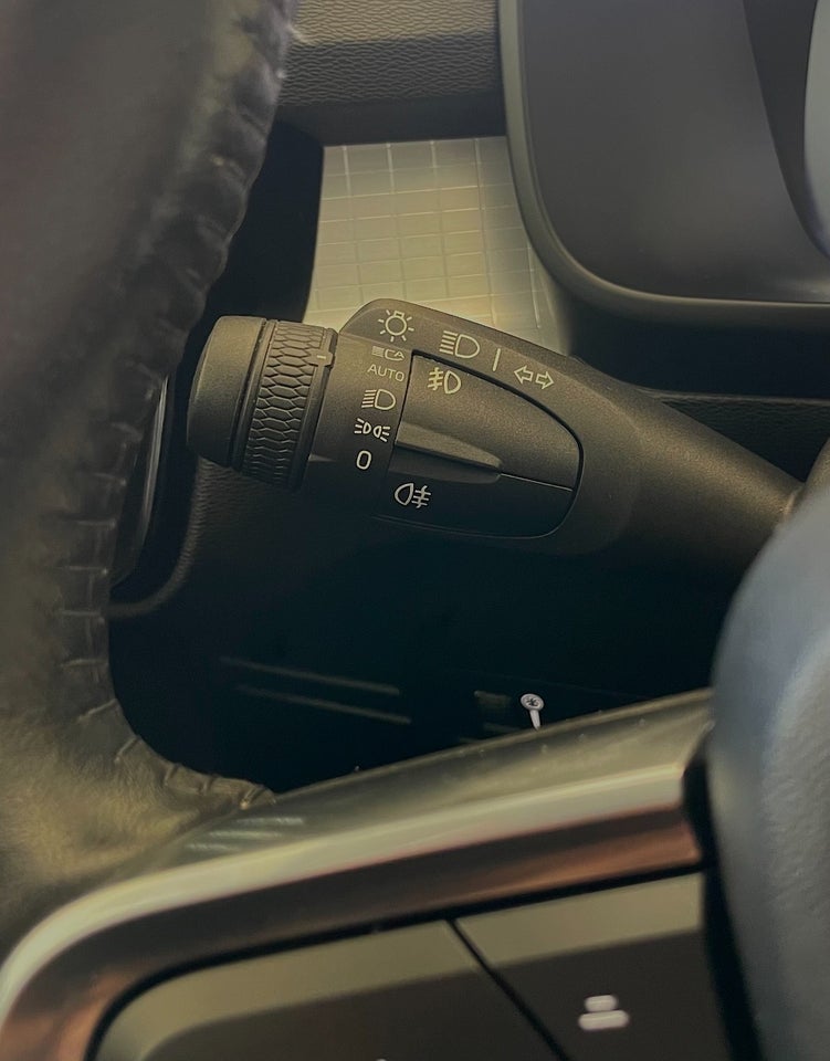 Volvo XC40 2,0 T4 190 Momentum aut. 5d