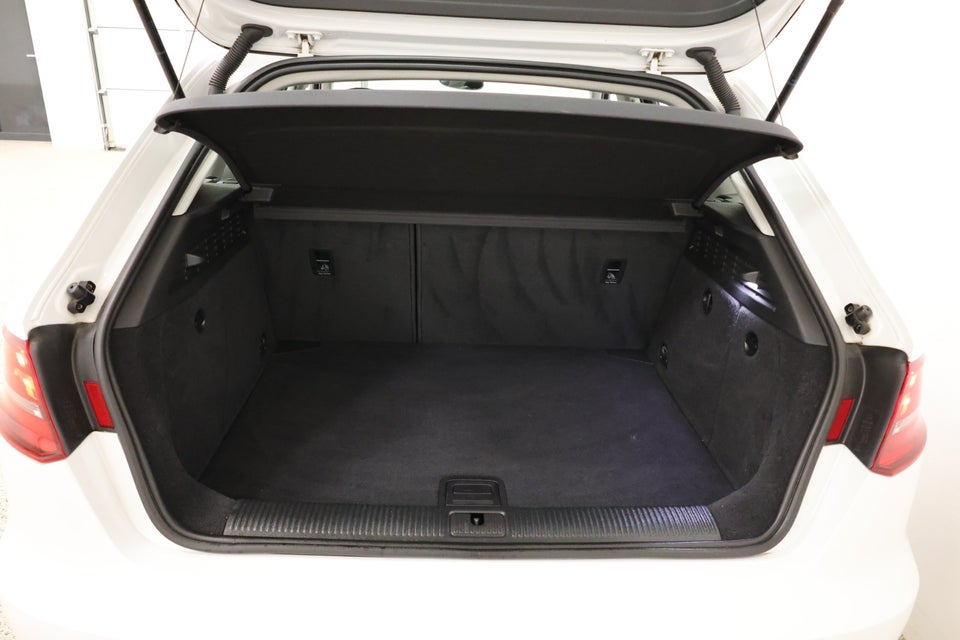 Audi A3 1,6 TDi Ambition Sportback 5d