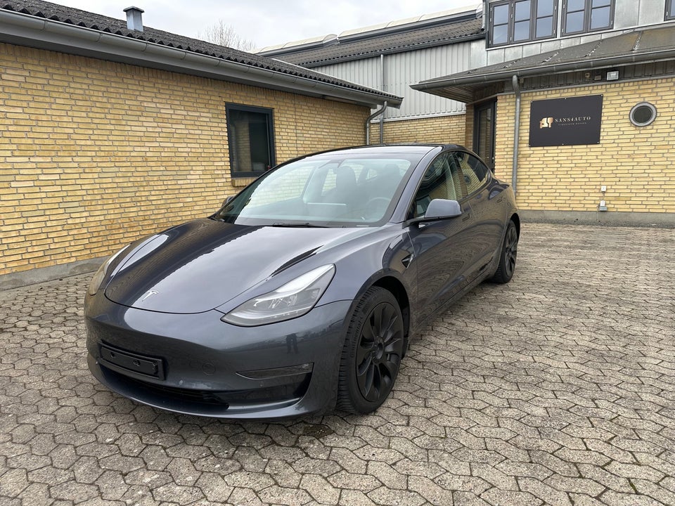 Tesla Model 3 Long Range AWD 4d
