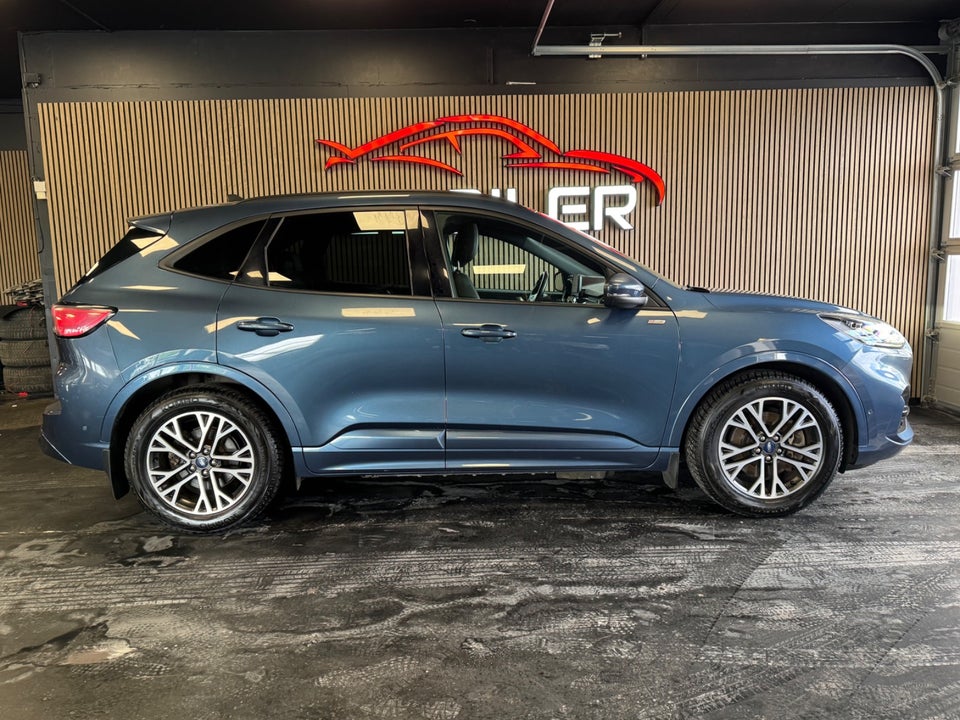 Ford Kuga 2,5 PHEV ST-Line X CVT 5d