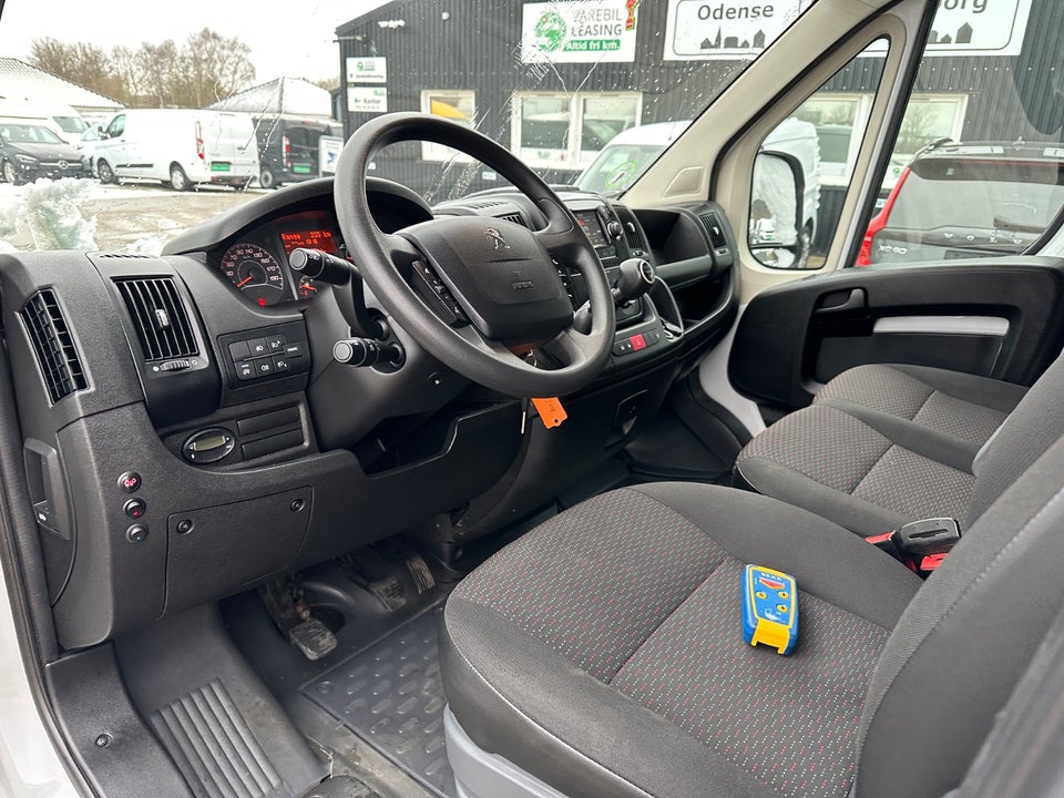 Peugeot Boxer 335 2,2 BlueHDi 165 L2 Plus Alukasse