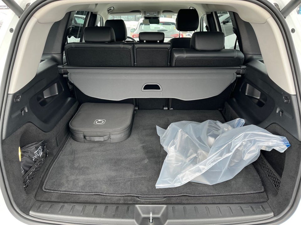 Mercedes EQB300 Progressive Advance Plus 4Matic 5d