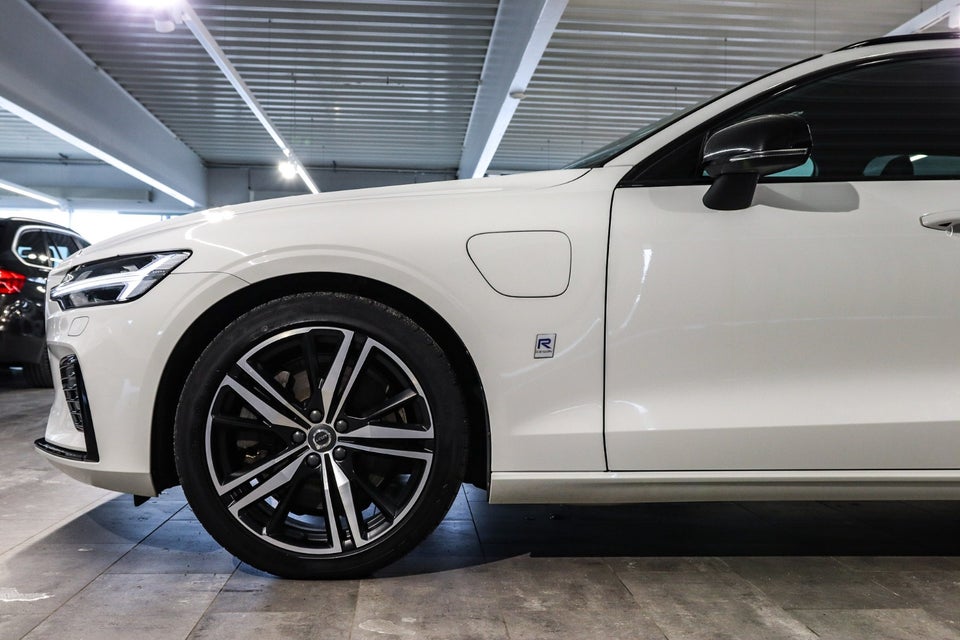 Volvo V60 2,0 T6 ReCharge R-Design aut. AWD 5d