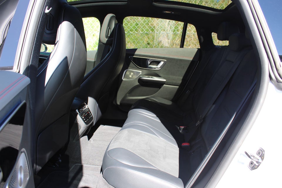 Mercedes EQE350 AMG Premium Plus 4Matic 4d