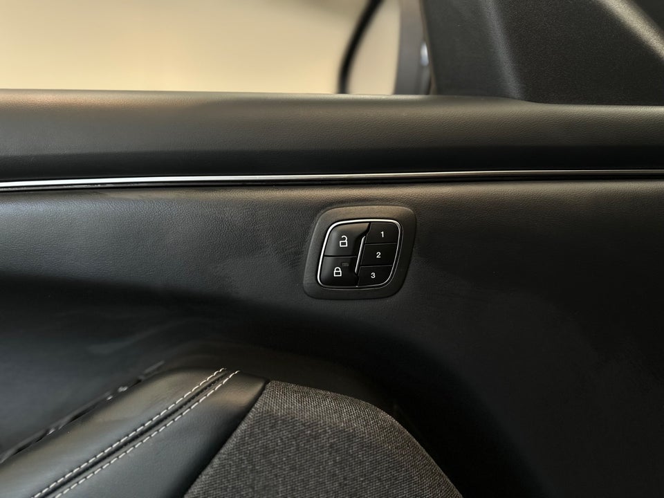 Ford Mustang Mach-E 98 Extended Range 5d