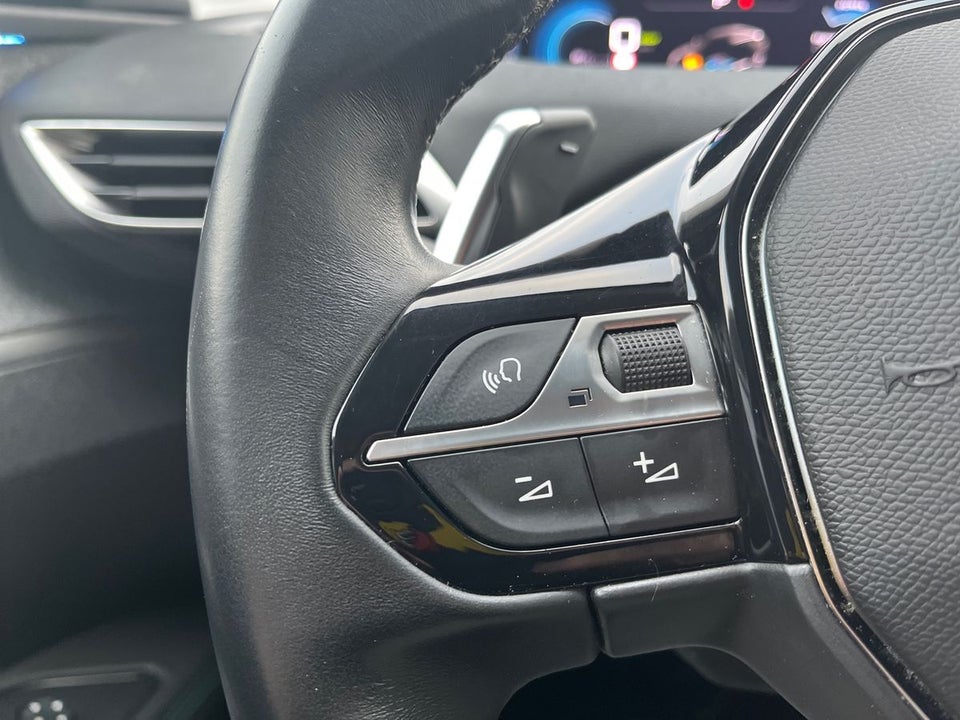 Peugeot 3008 1,6 Hybrid Allure Pack EAT8 5d