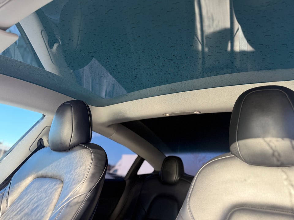 Tesla Model 3 Standard Range+ RWD 4d