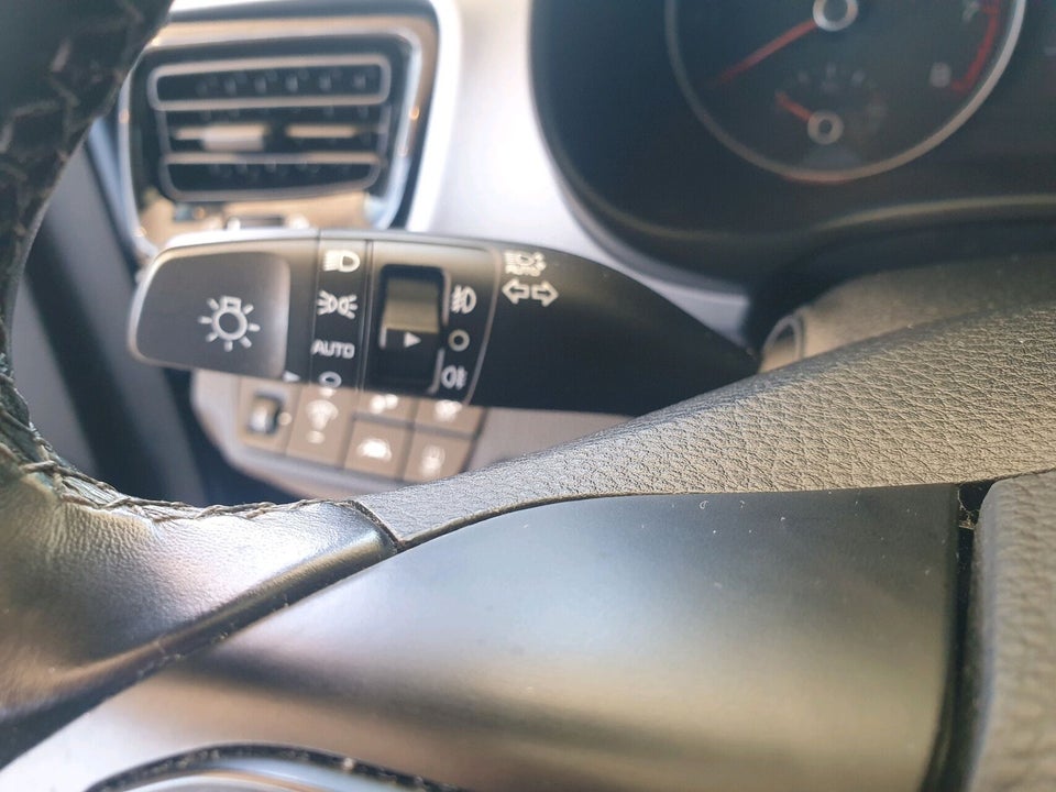 Kia Stonic 1,0 T-GDi Attraction+ 5d