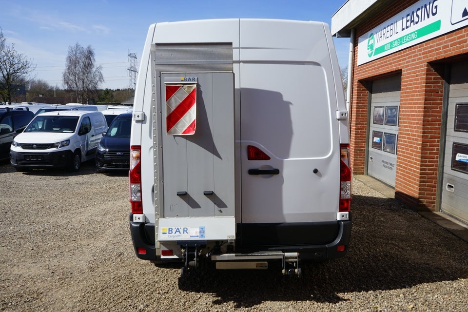 Renault Master IV T33 2,3 dCi 150 L2H2 Kassevogn
