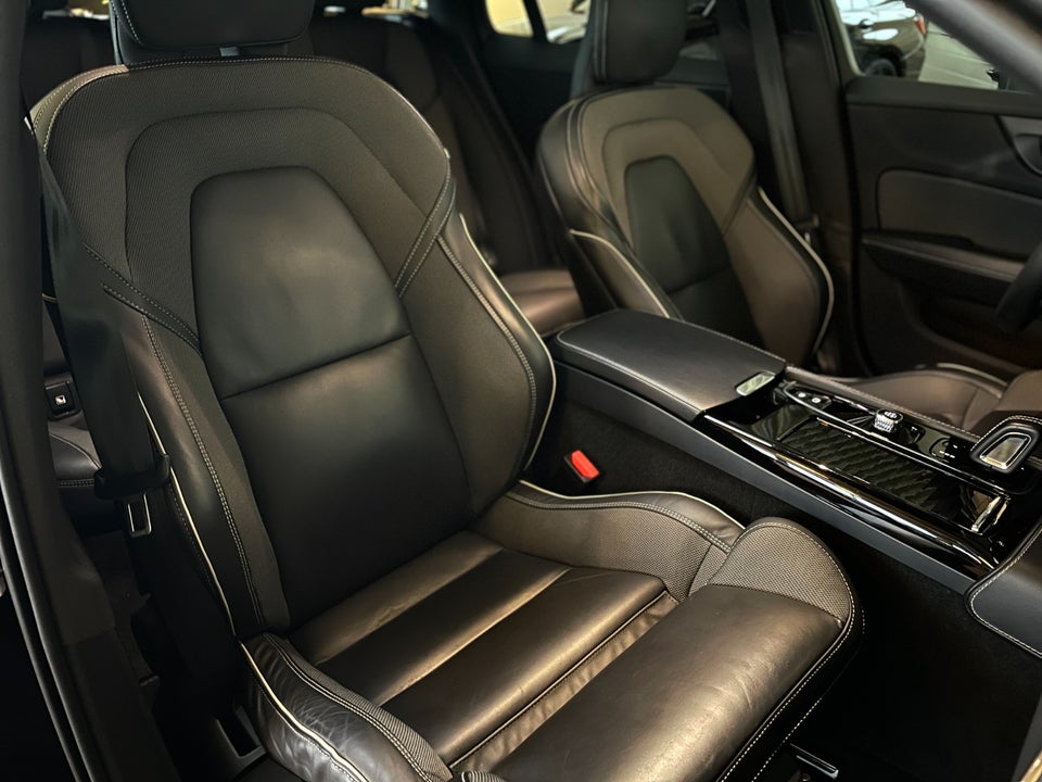 Volvo V60 2,0 T6 ReCharge R-Design aut. AWD 5d