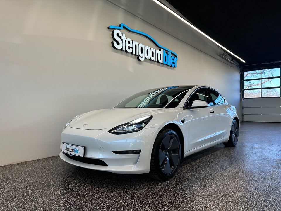 Tesla Model 3 Long Range AWD 4d