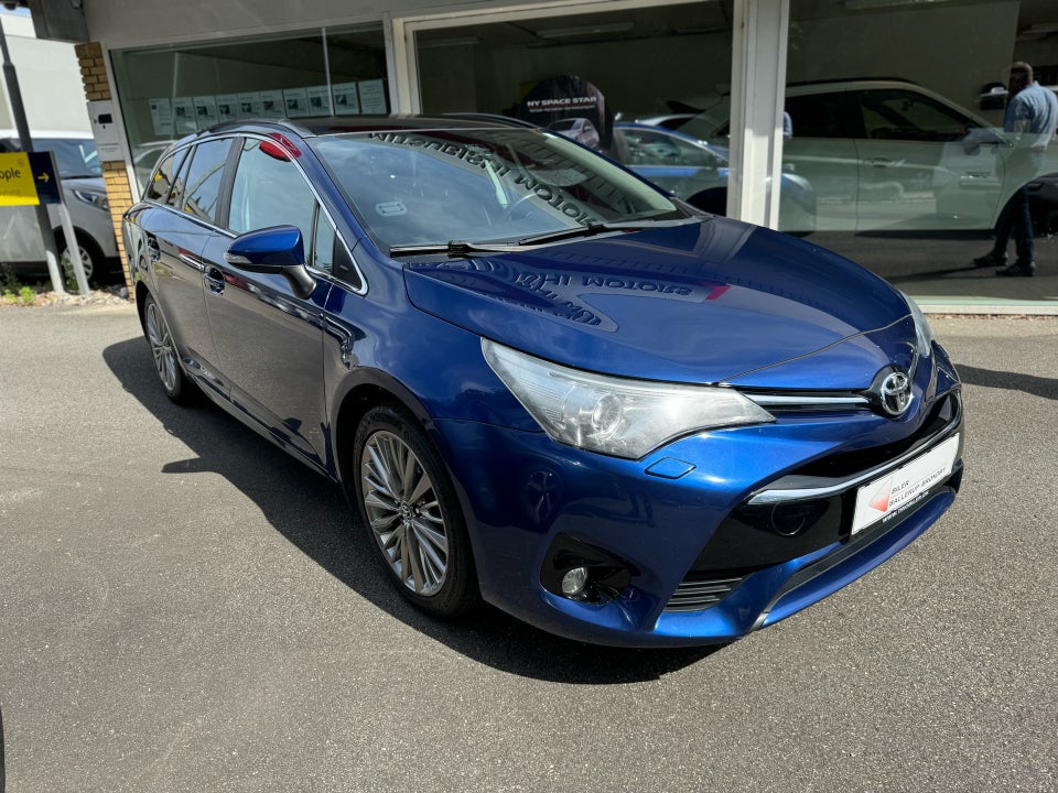 Toyota Avensis 1,8 VVT-i T2 Touring Sports 5d