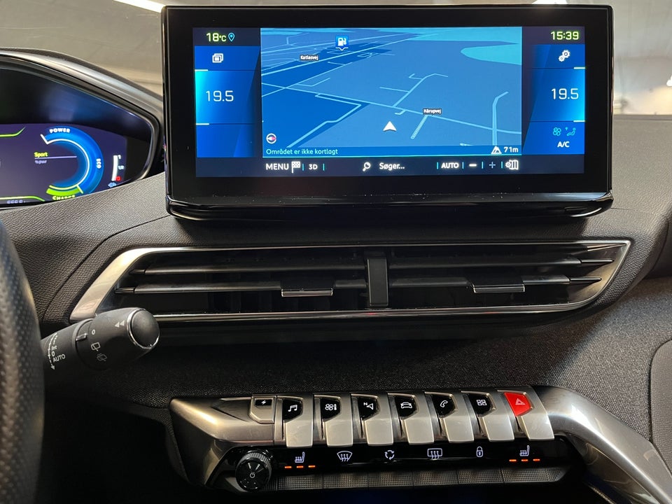 Peugeot 3008 1,6 Hybrid Selection Sport EAT8 5d