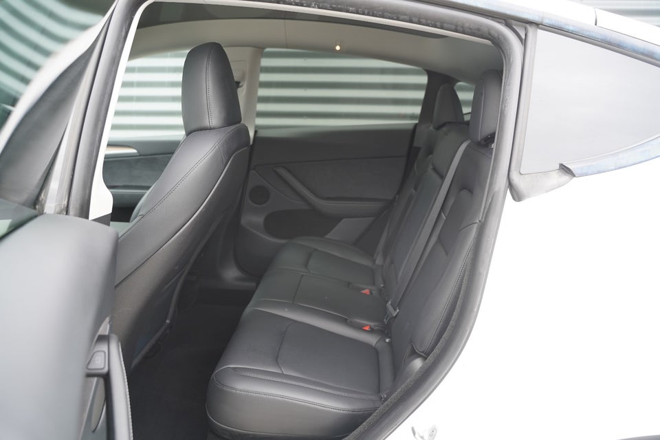 Tesla Model Y Long Range AWD 5d