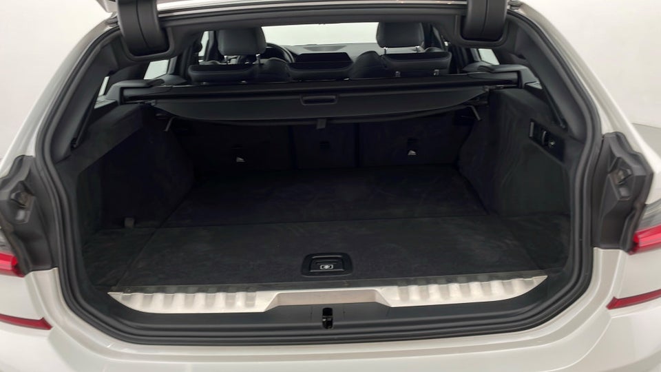 BMW 330e 2,0 Touring M-Sport aut. 5d