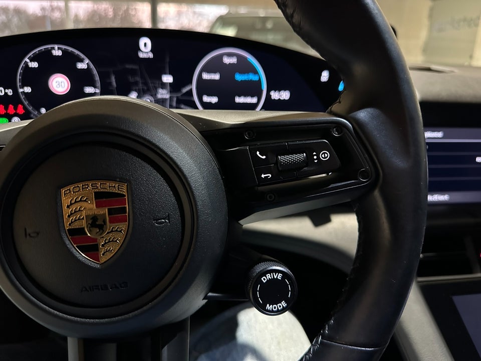 Porsche Taycan Performance+ 4d