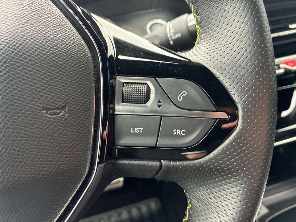 Peugeot e-208 50 GT 5d
