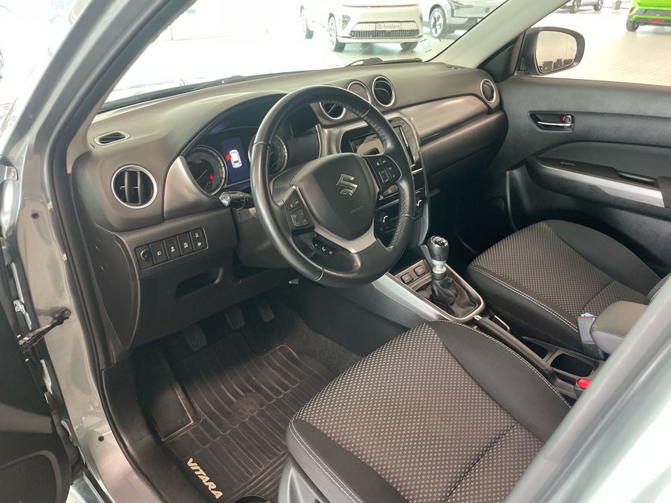 Suzuki Vitara 1,4 mHybrid Active 5d