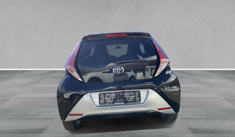 Toyota Aygo 1,0 VVT-i x-black 5d