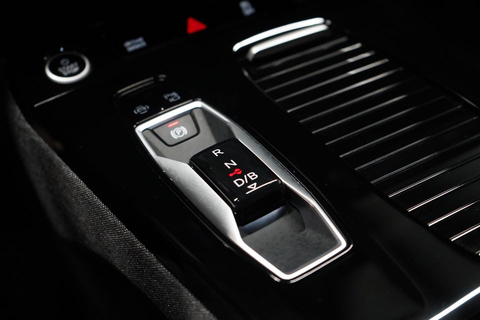 Audi Q6 e-tron S-line performance 5d