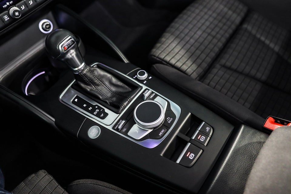 Audi A3 40 TFSi Sport Cabriolet quattro S-tr. 2d