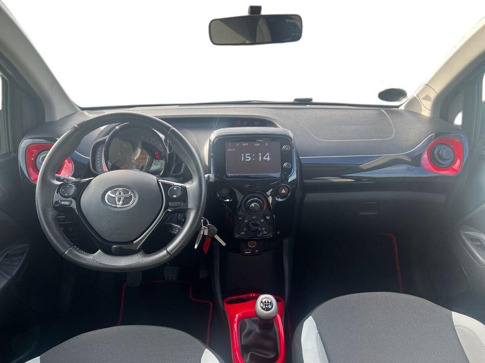 Toyota Aygo 1,0 VVT-i x-press 5d