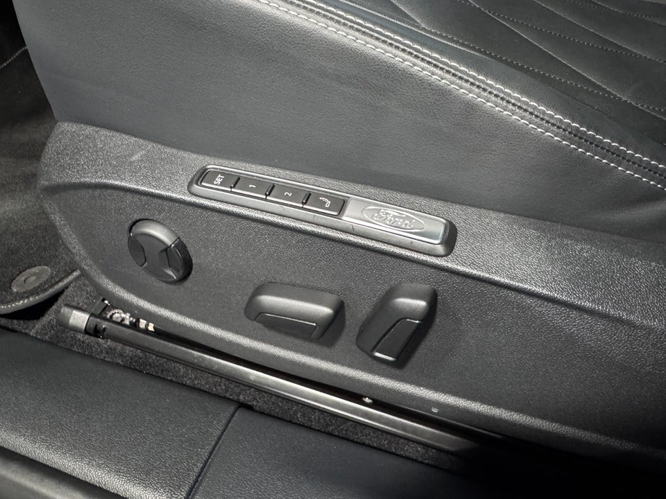 Ford Explorer 77 Premium Extended Range 5d