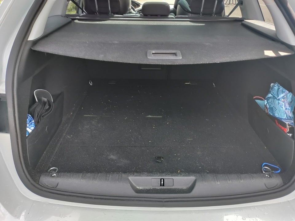 Peugeot 308 1,5 BlueHDi 130 Allure Sky SW 5d