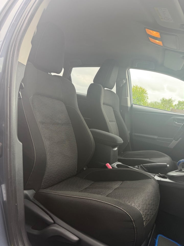Toyota Auris 1,8 Hybrid H2 Comfort CVT 5d