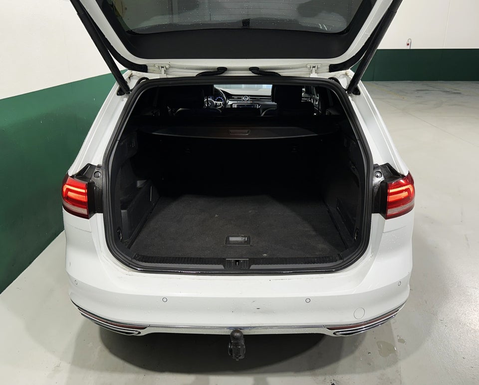 VW Passat 2,0 TDi 190 R-line Variant DSG 5d