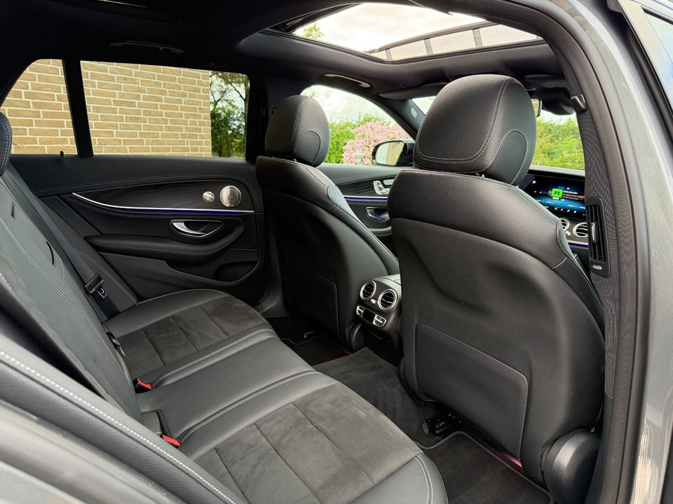 Mercedes E300 de 2,0 AMG Line stc. aut. 4Matic 5d