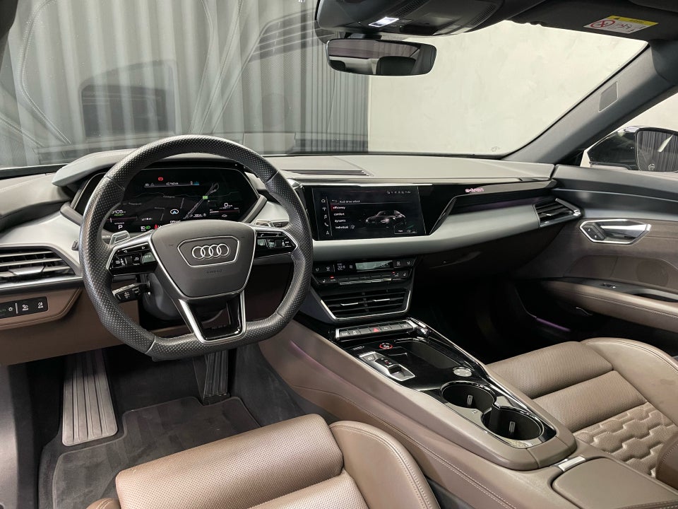 Audi e-tron GT quattro 4d