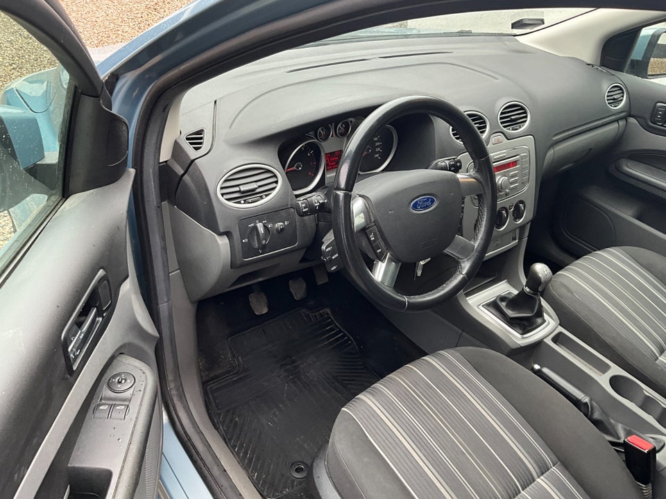 Ford Focus 1,6 Ambiente 3d