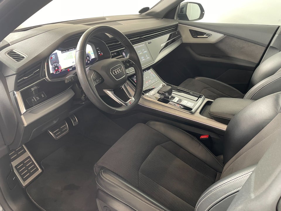 Audi Q8 50 TDi quattro Tiptr. Van 5d