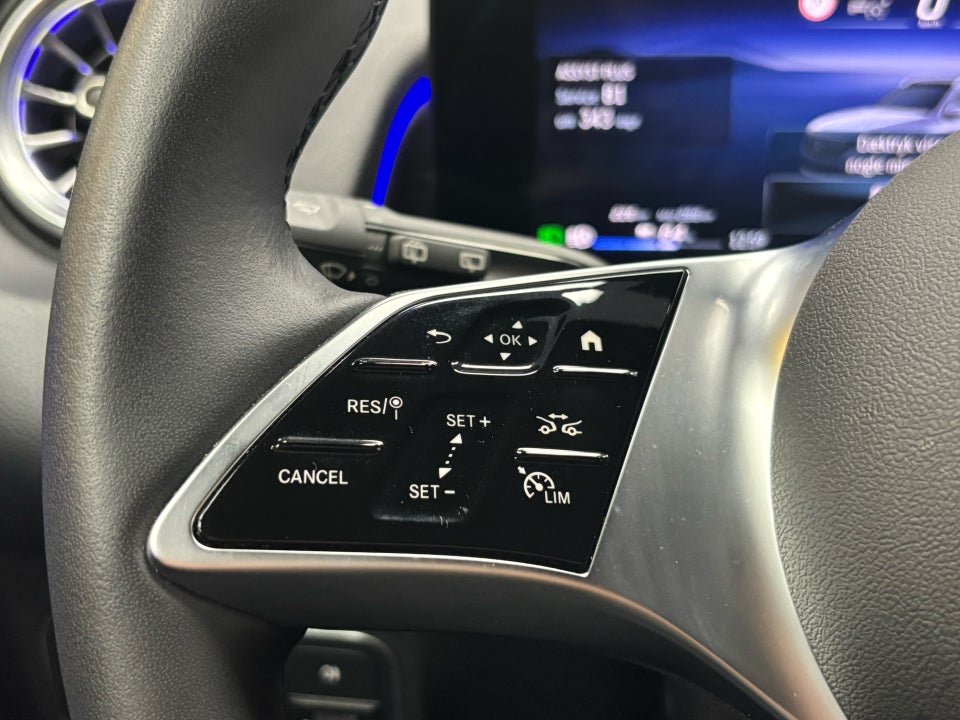 Mercedes EQB300 Progressive 4Matic 7prs 5d