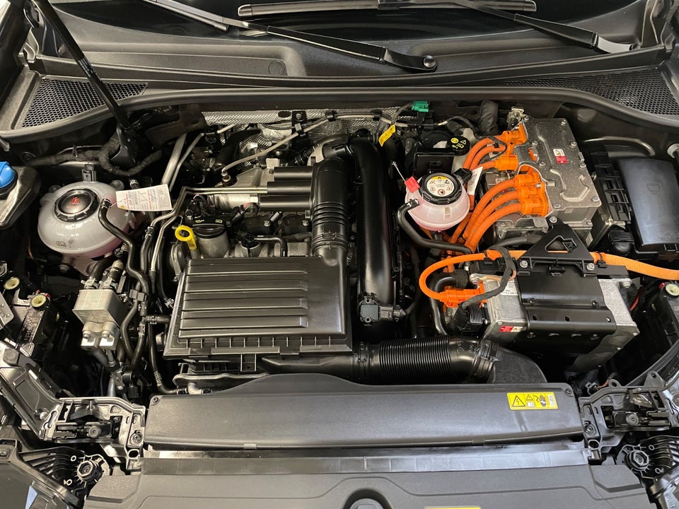 Audi Q3 45 TFSi e Attitude plus S-tr. 5d