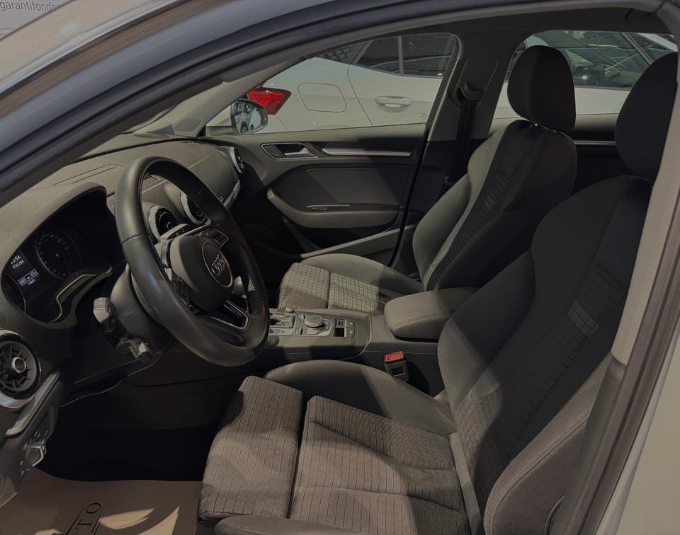 Audi A3 35 TDi S-line Sportback S-tr. 5d