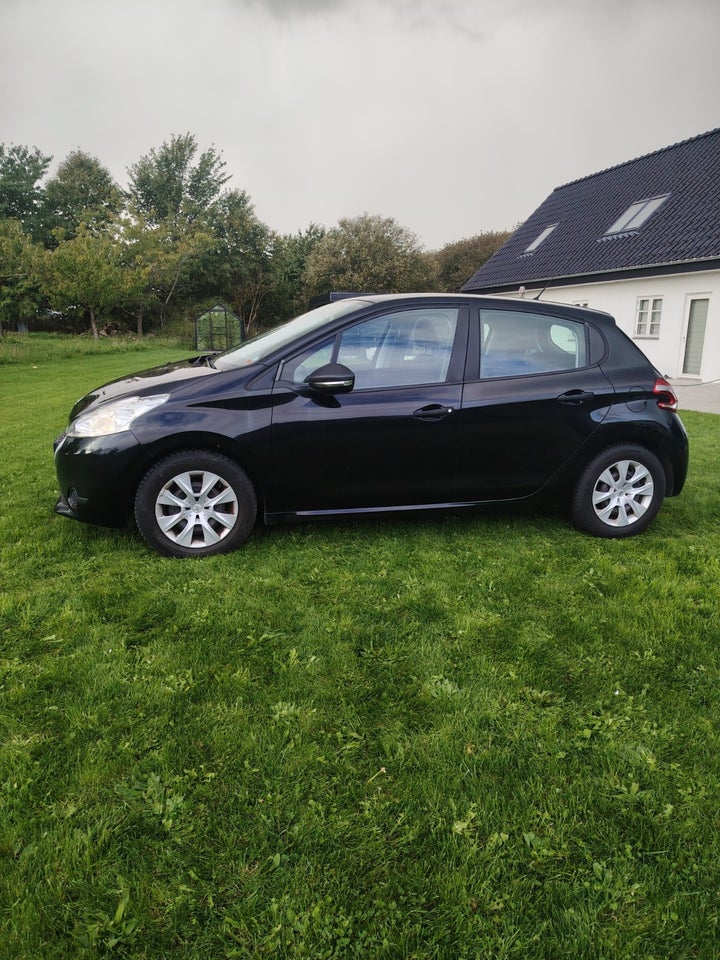 Peugeot 208 1,0 VTi Active 5d