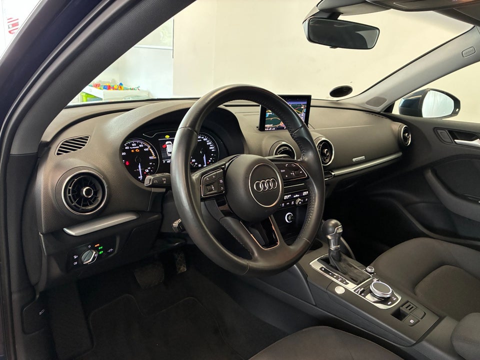 Audi A3 1,4 e-tron Sportback S-tr. 5d